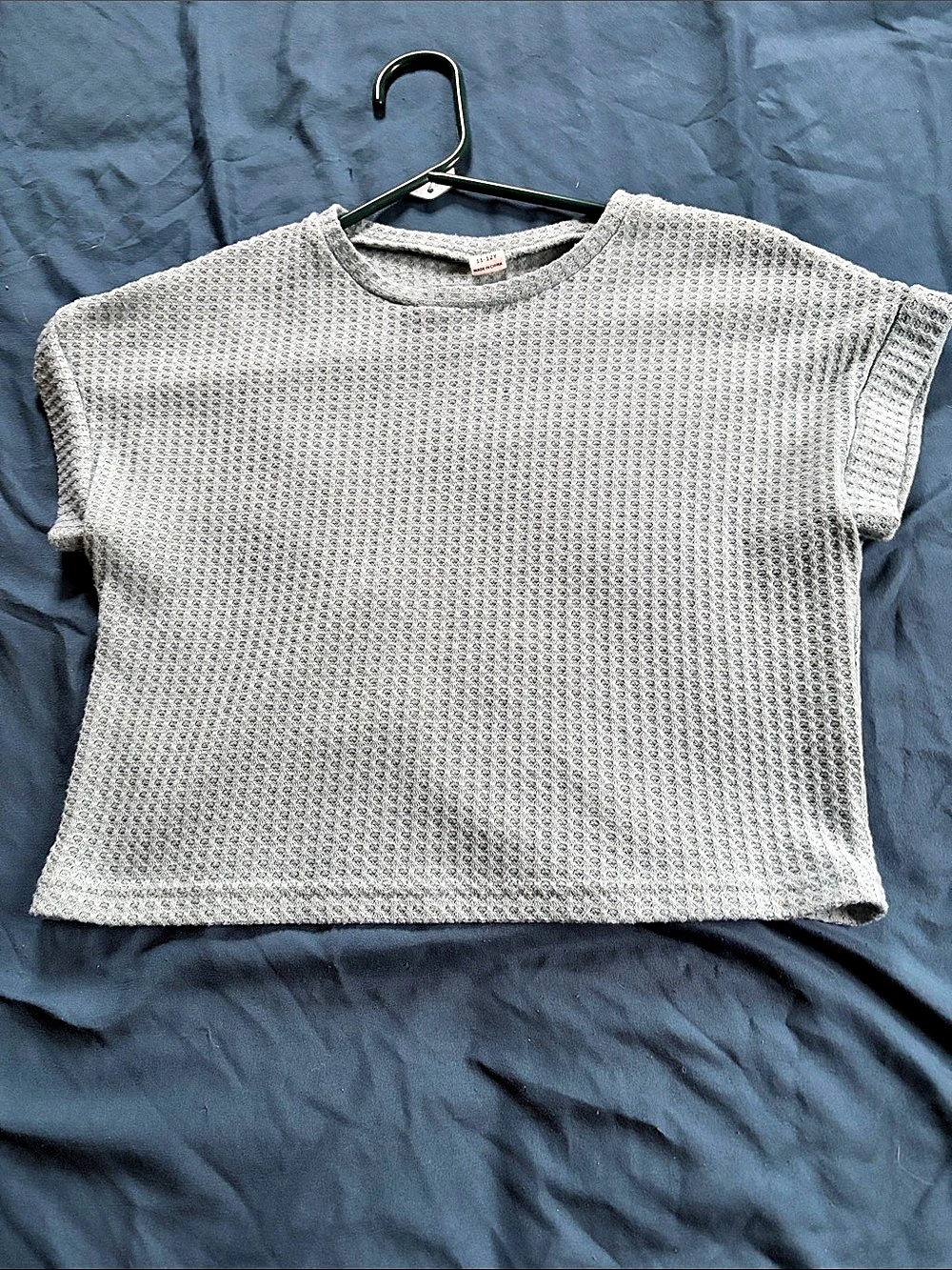 Textured Short Sleeve Top in Gray Like New